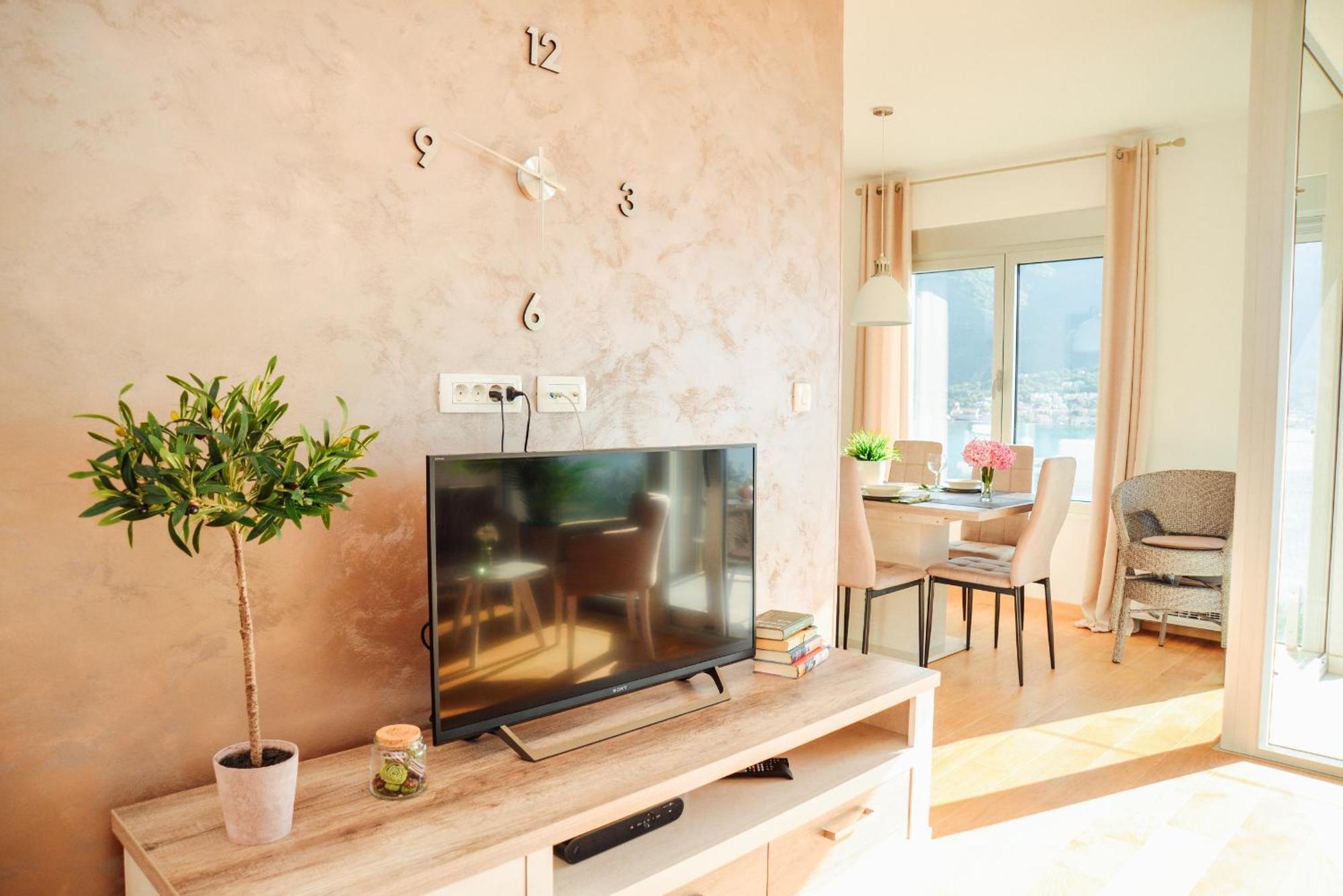Sea View Apartment For 4 Kotor Exterior photo