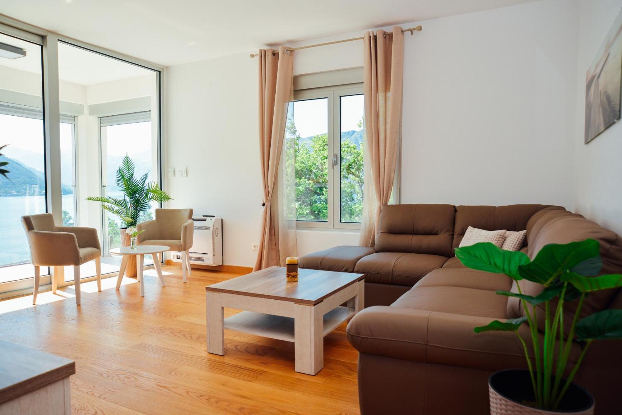 Sea View Apartment For 4 Kotor Exterior photo