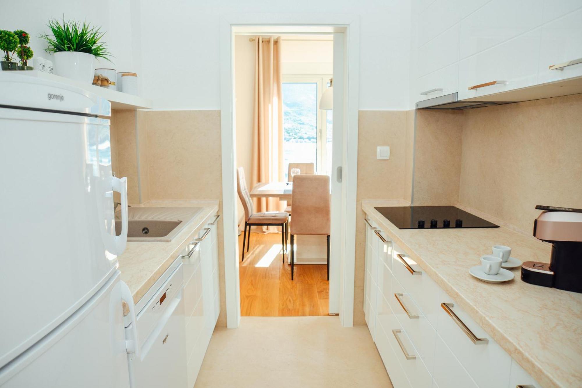 Sea View Apartment For 4 Kotor Exterior photo