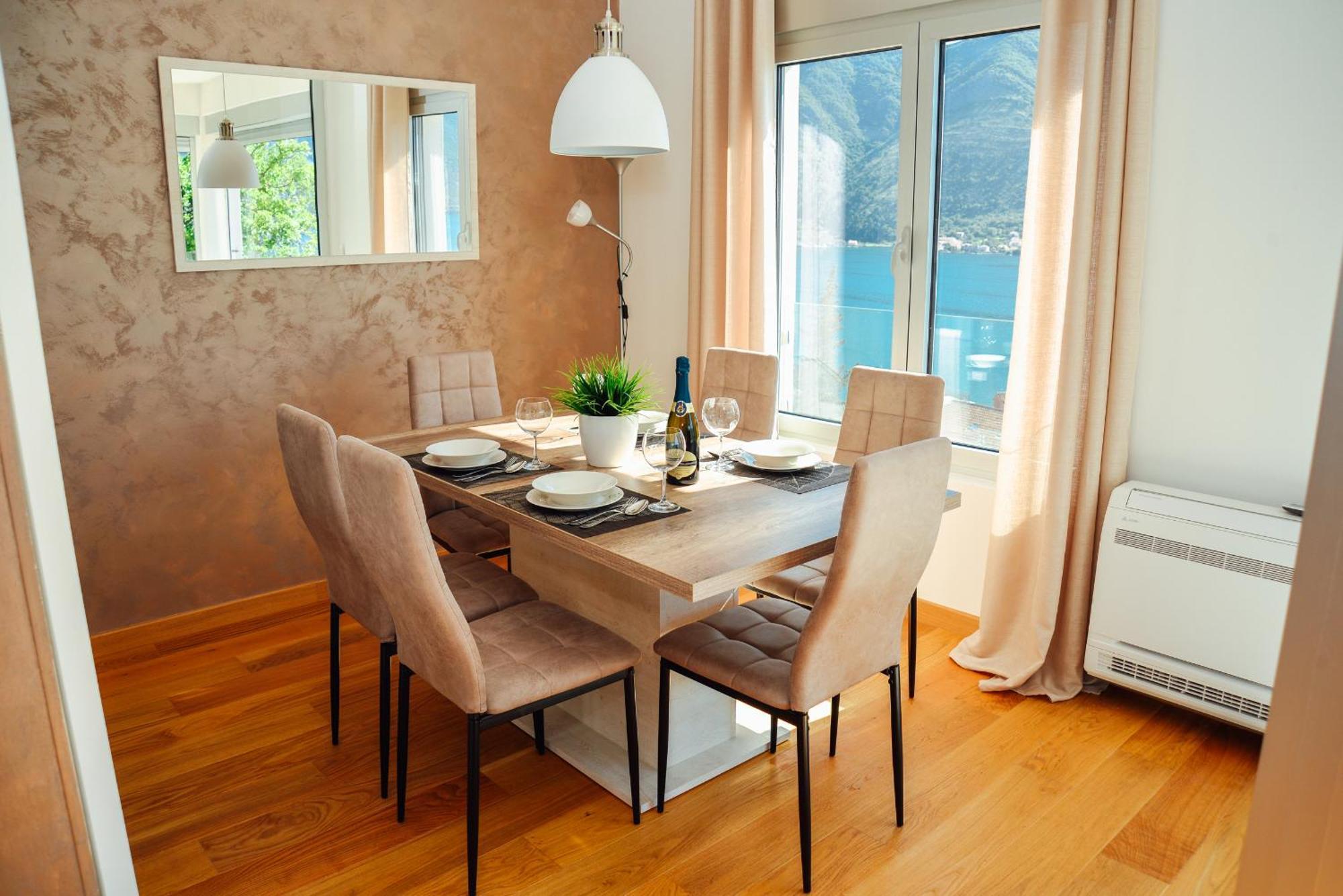 Sea View Apartment For 4 Kotor Exterior photo