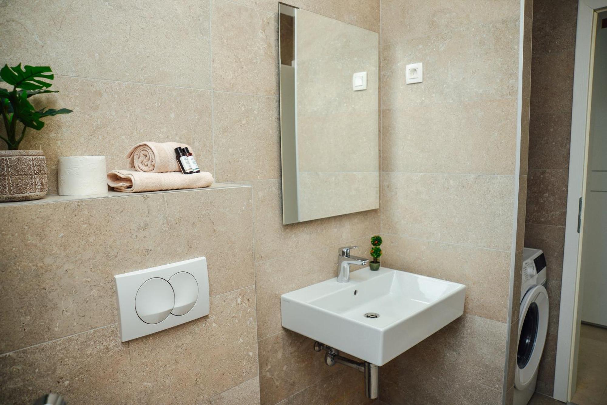 Sea View Apartment For 4 Kotor Exterior photo